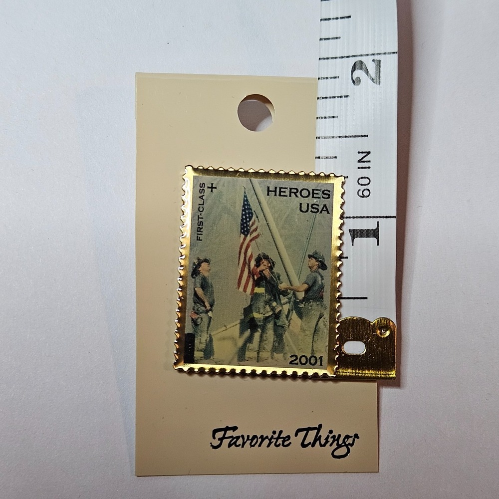 Vintage USPS USA HEROES 9/11 Twin Towers Postage Stamp Lapel Hat Pin 2001-NEW - Picture 3 of 7